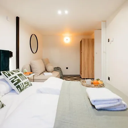 Spacious 5Br Retreat For 16 By Dohany Synagogue & Fashion St Budapest Exterior photo
