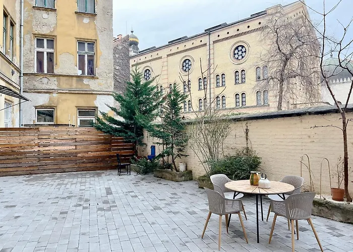 Spacious 5Br Retreat For 16 By Dohany Synagogue & Fashion St