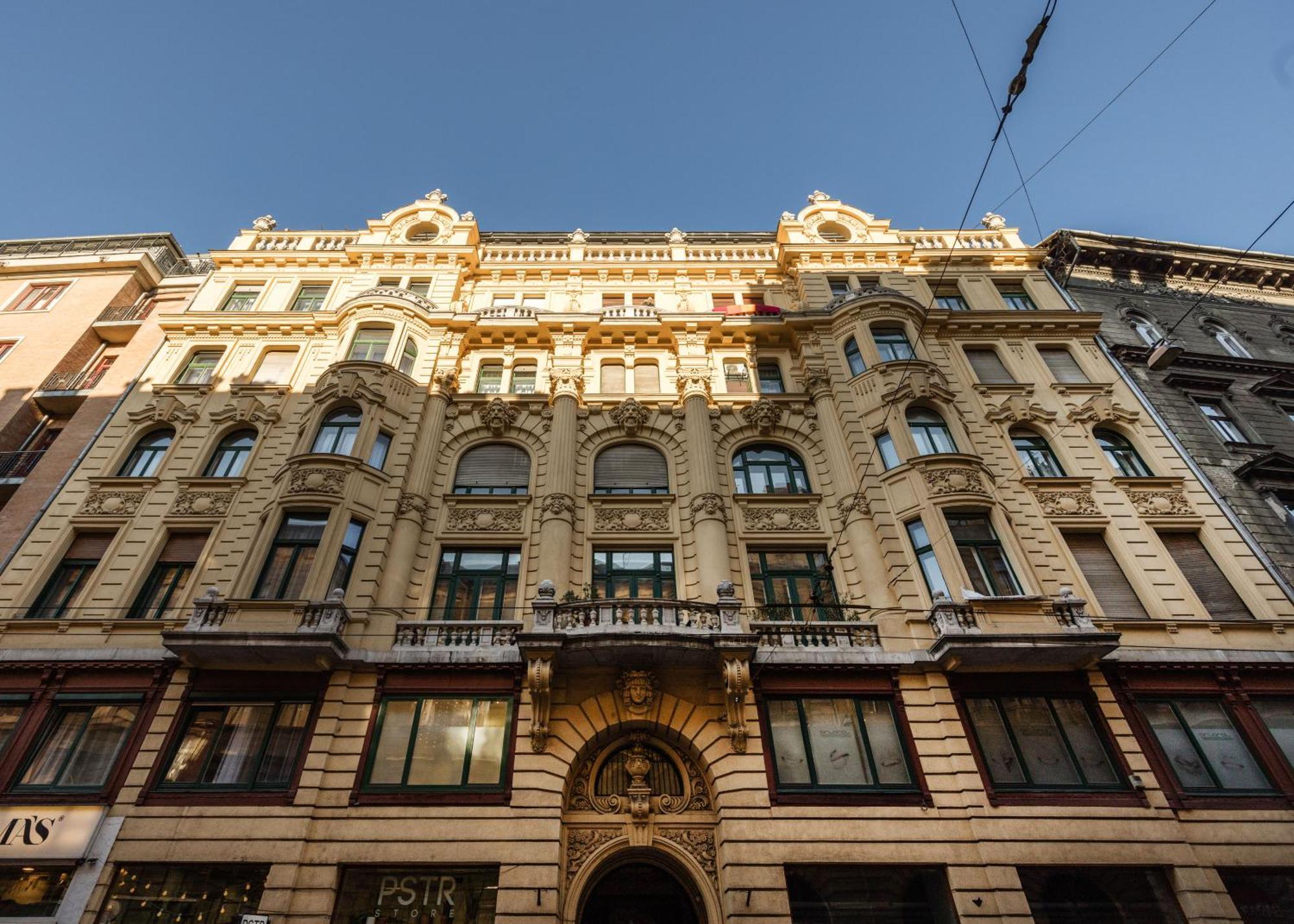 Spacious 5br Retreat For 16 By Dohany Synagogue & Fashion St Apartment
