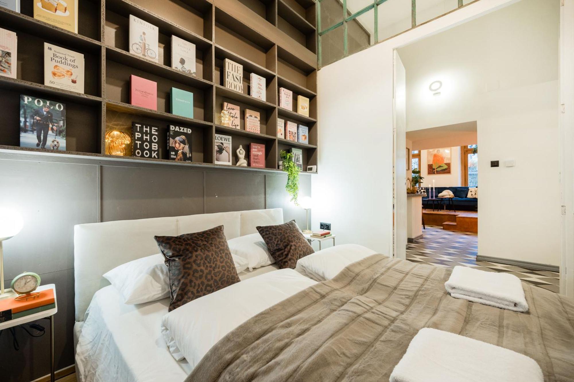 Spacious 5br Retreat For 16 By Dohany Synagogue & Fashion St Apartament