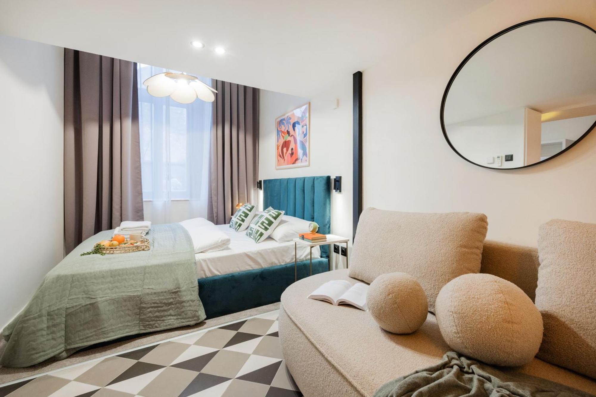 Spacious 5br Retreat For 16 By Dohany Synagogue & Fashion St Apartament